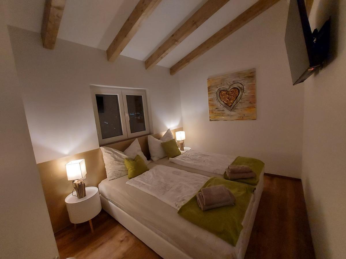 شقة Auszeit Steiraland Penthouse 9 Mit Grossen Balkon Und Parkplatz لوبن المظهر الخارجي الصورة