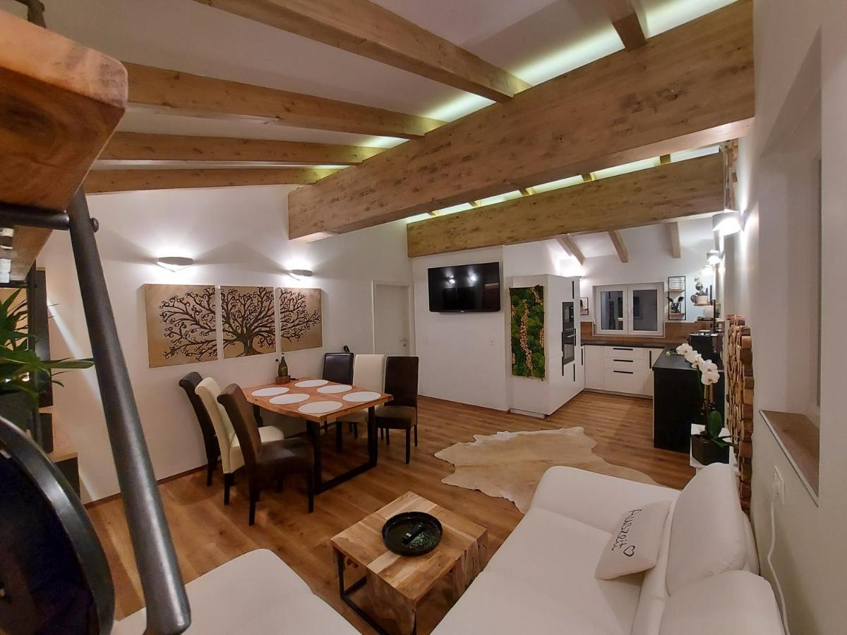شقة Auszeit Steiraland Penthouse 9 Mit Grossen Balkon Und Parkplatz لوبن المظهر الخارجي الصورة