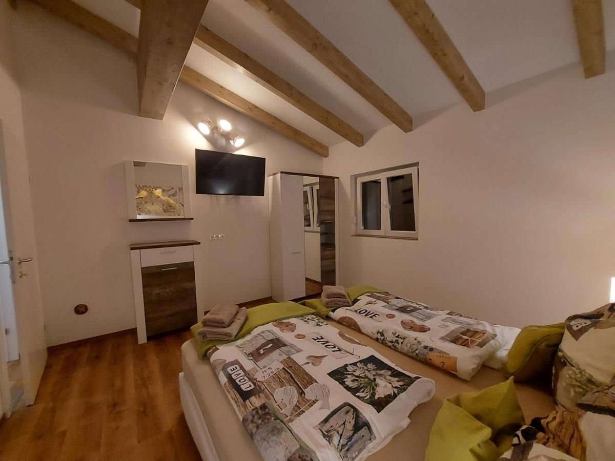 شقة Auszeit Steiraland Penthouse 9 Mit Grossen Balkon Und Parkplatz لوبن المظهر الخارجي الصورة
