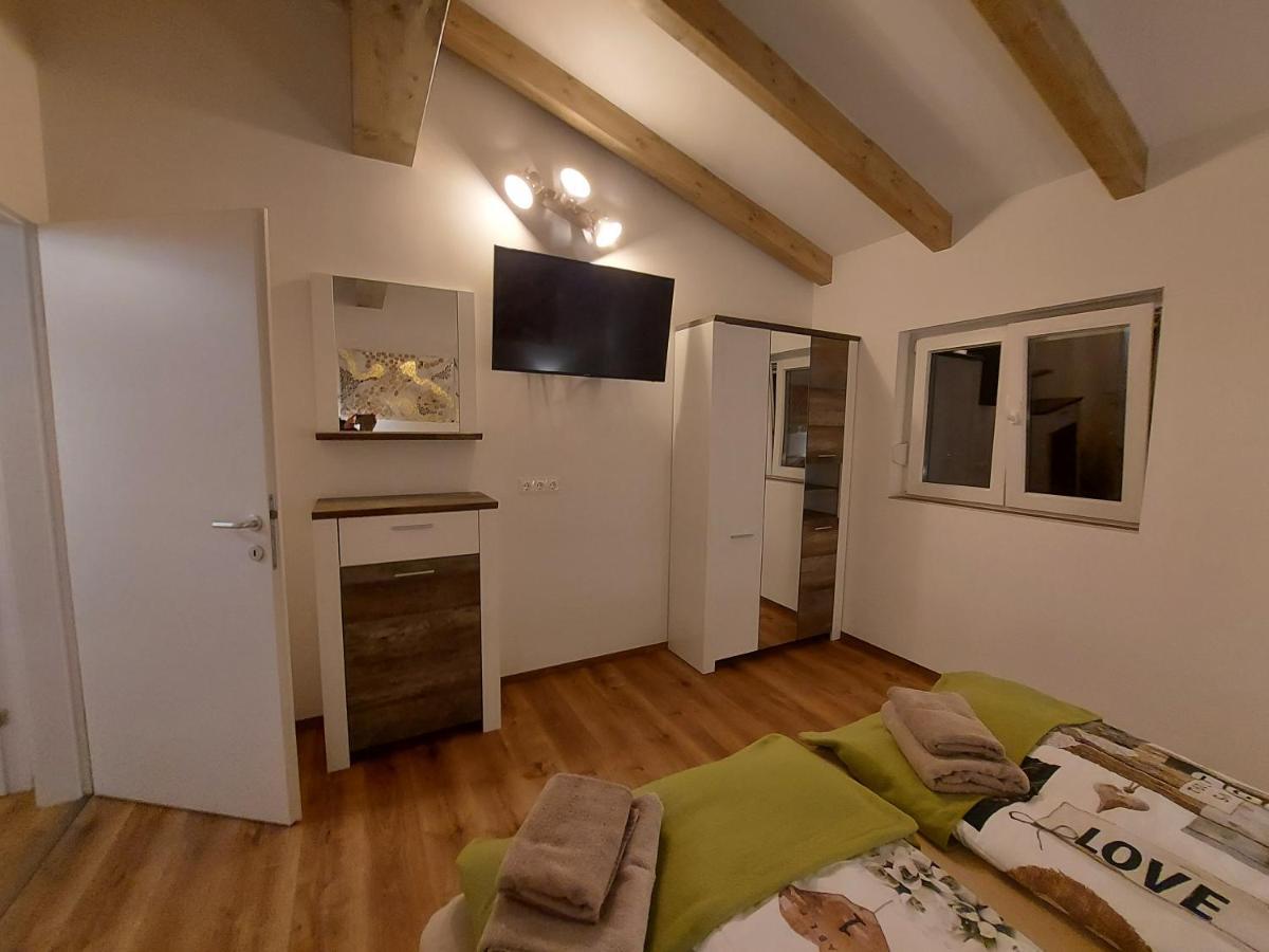 شقة Auszeit Steiraland Penthouse 9 Mit Grossen Balkon Und Parkplatz لوبن المظهر الخارجي الصورة