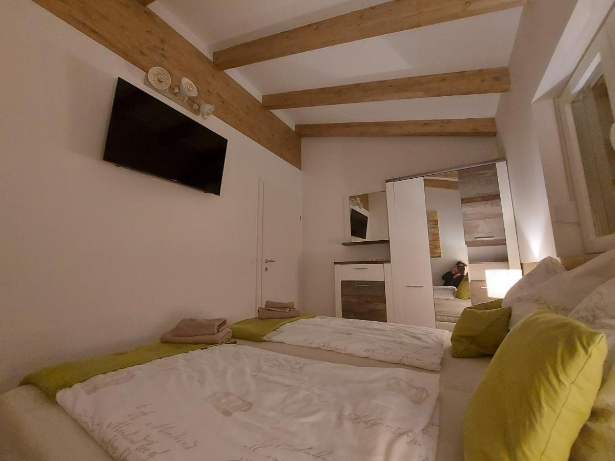 شقة Auszeit Steiraland Penthouse 9 Mit Grossen Balkon Und Parkplatz لوبن المظهر الخارجي الصورة